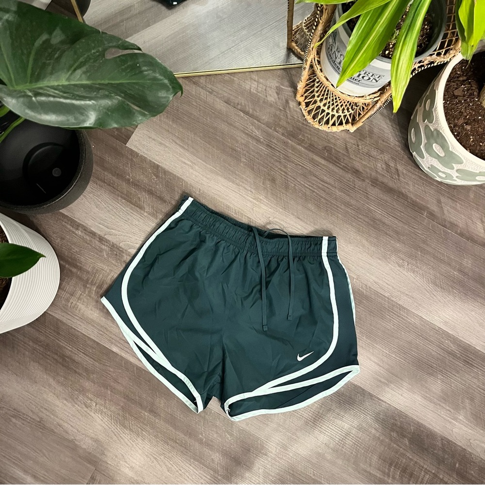 Nike running shorts✨